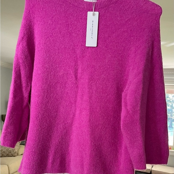 Sweaters - Bianca & Blue Italy. Women’s size medium fuzzy 3/4 sleeve Fuchsia sweater